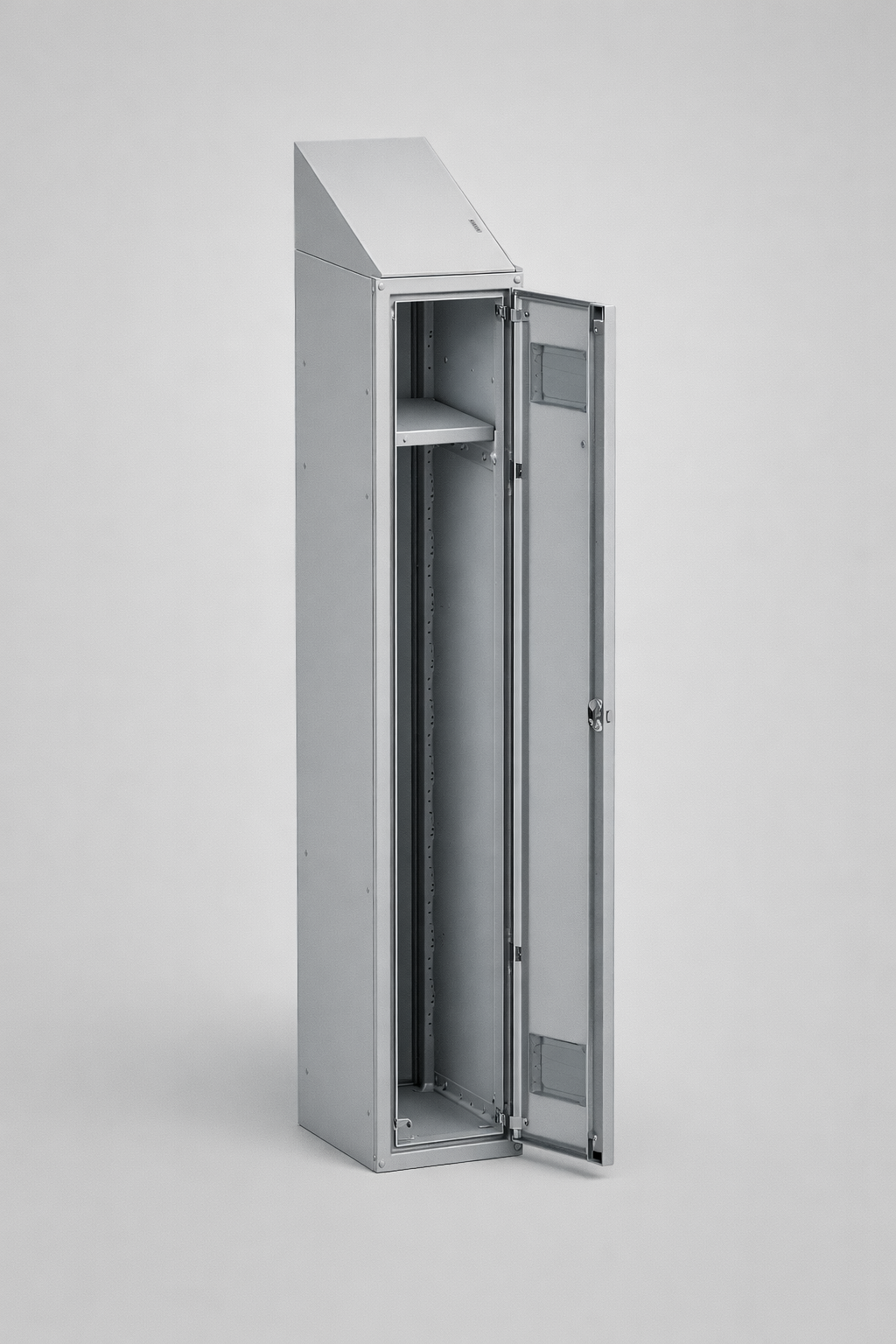 Szafy MSUV z wyposażeniem elektrycznym — Linia szaf i schowków MSUV do szatni, zapleczy pracowniczych, szkół i obiektów wieloużytkownikowych, w których potrzebne jest połączenie klasycznej funkcji depozytowej z modułami zasilającymi.